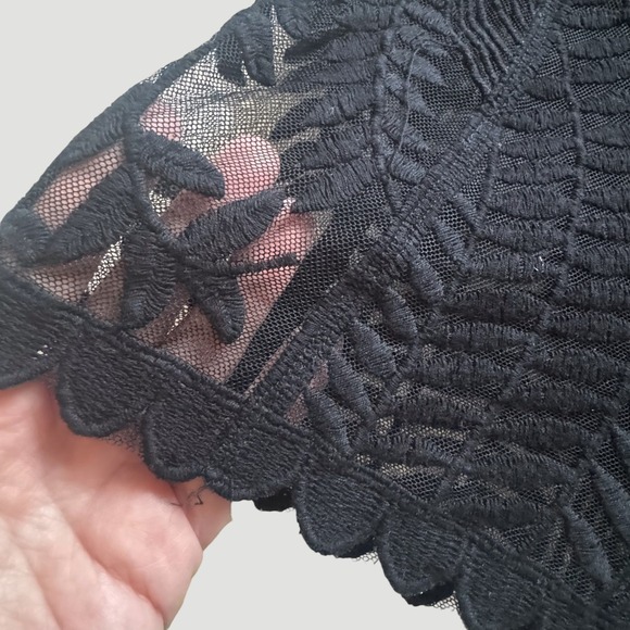 Express Black Sheer Floral Embroidered Mesh Top Sz Large Whimsigoth Witchy Goth - Picture 6 of 6